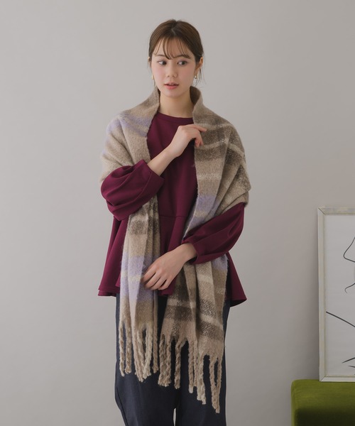 KATHARINE ROSS(キャサリンロス)の「【KATHARINE ROSS】チェック太房ボリュームストール(ストール/ショール・レディース・ブラック/グリーン/パープル・MEDIUM)」の5枚目の写真