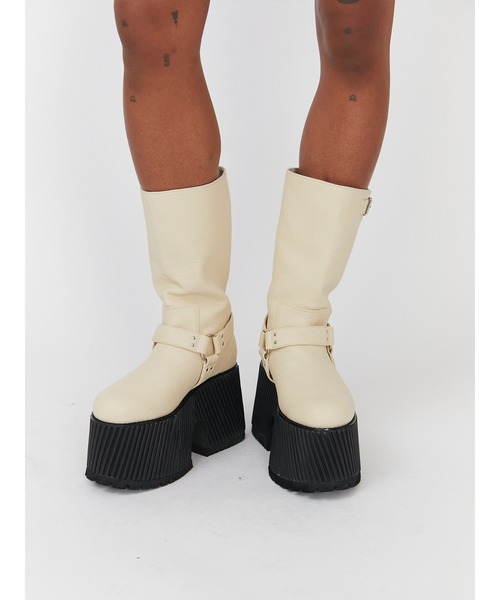 PAMEO POSE(パメオポーズ)の「Gravity Boots(ブーツ・レディース・ブラック/ホワイト・37/39/38)」の11枚目の写真