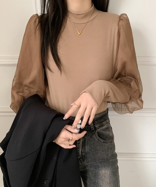 ECLIN(エクラン)の「袖ボリュウームチュールドッキングハイネックカットソー(Tシャツ/カットソー・レディース・ホワイト/ブラック/モカ・M/L/XL)」の6枚目の写真