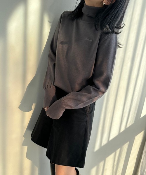 Formeque（フォルミーク）の「【Formeque】ロゴ刺繍タートルニット（ニット/セーター・レディース・ホワイト×ブラック/チャコールグレー/マスタード/レッド・FREE）」の7枚目の写真