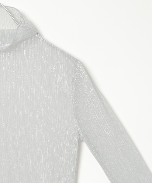 notch.(ノッチ)の「ラメプリーツシアートップス(Tシャツ/カットソー・レディース・シルバー/ブラック・M)」の4枚目の写真