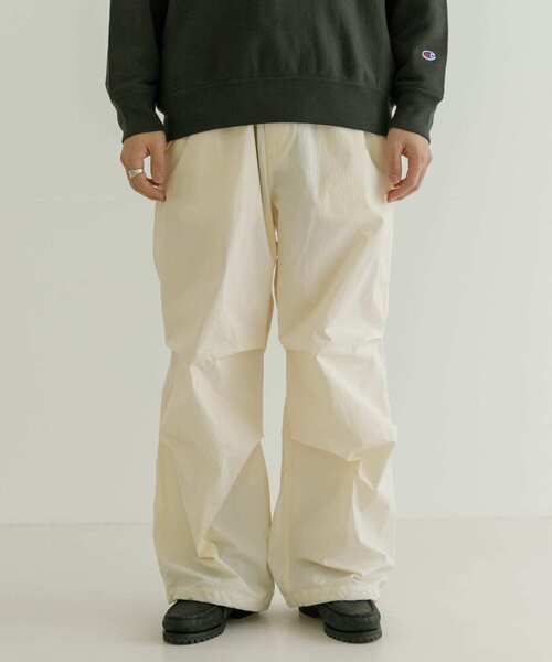 URBAN RESEARCH(アーバンリサーチ)の「『撥水』KOMATSU OVER PANTS(その他パンツ・メンズ・アイボリー/カーキ・MEDIUM/LARGE)」の17枚目の写真