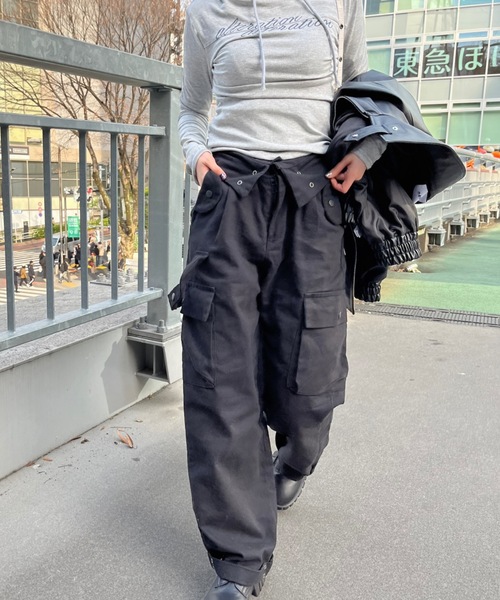nemne store（ネンネストア）の「【Ne/Flim】デザインウェストカーゴパンツ（カーゴパンツ・レディース・ブラック/グレー・SMALL/MEDIUM）」の3枚目の写真