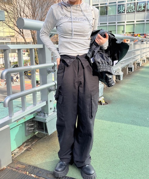 nemne store（ネンネストア）の「【Ne/Flim】デザインウェストカーゴパンツ（カーゴパンツ・レディース・ブラック/グレー・SMALL/MEDIUM）」の14枚目の写真