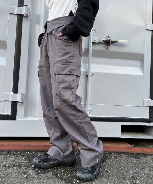 nemne store（ネンネストア）の「【Ne/Flim】デザインウェストカーゴパンツ（カーゴパンツ・レディース・ブラック/グレー・SMALL/MEDIUM）」の18枚目の写真