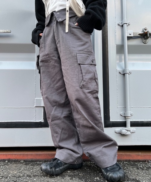 nemne store（ネンネストア）の「【Ne/Flim】デザインウェストカーゴパンツ（カーゴパンツ・レディース・ブラック/グレー・SMALL/MEDIUM）」の7枚目の写真