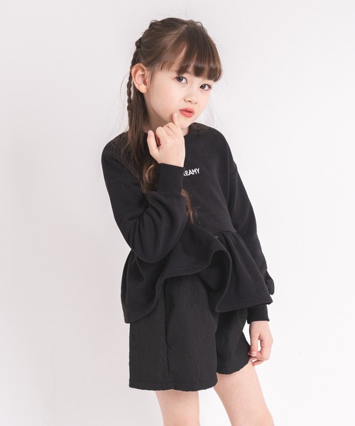 URBAN CHERRY(アーバンチェリー)の「フロントロゴ刺繍ペプラムスウェットトップス(Tシャツ/カットソー・キッズ・ホワイト/ブラック・110cm/120cm/130cm/140cm/150cm)」の17枚目の写真