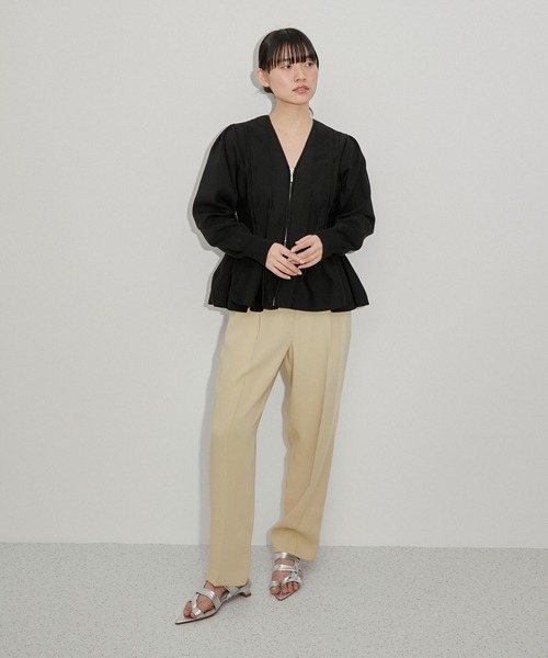 ADAM ET ROPE'(アダムエロペ)の「ハイウエストペンシルパンツ(その他パンツ・レディース・ブラック/ベージュ/ブルー系その他5・34/36/38)」の4枚目の写真
