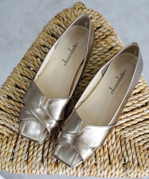 スクエアトゥ カットデザイン フラットパンプス【日本製】