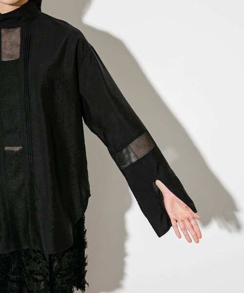 KBF(ケイビーエフ)の「ハイネックメッシュラインブラウス(シャツ/ブラウス・レディース・アイボリー/グリーン/ブラック・ONE)」の15枚目の写真