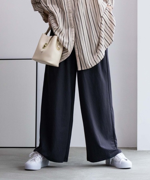 NAVY（ネイビー）の「NAVY サラリ 接触冷感 制菌加工 ワイドパンツ（その他パンツ・レディース・ブラウン系その他/チャコールグレー/ブラック/ライトベージュ/カーキ・L/M）」の3枚目の写真