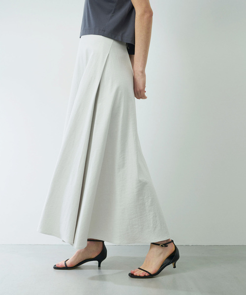 【新品タグ付き】argue フレンチリネンフレアロングスカート　ホワイト 新品タグ付き】argue フレンチリネンフレアロングスカート ホワイト
