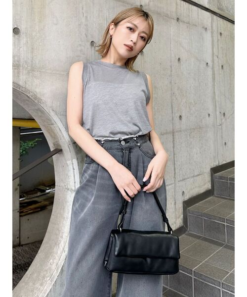 MURUA（ムルーア）の「スクエアクラッチバッグ（ハンドバッグ・レディース・シルバー/ブラック・FREE）」の22枚目の写真