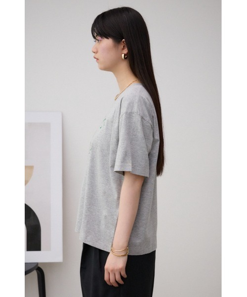 AZUL by moussy（アズールバイマウジー）の「プリントロゴTシャツ（Tシャツ/カットソー・レディース・オフホワイト/グレー系その他2/レッド/グリーン・FREE）」の19枚目の写真