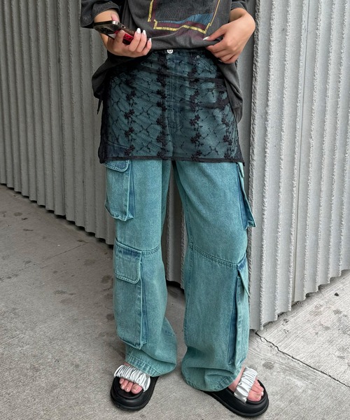 CIAOPANIC（チャオパニック）の「【ユニセックス】ヴィンテージライクフォースカーゴワイドデニムパンツ（デニムパンツ・レディース・ブルー/ブラック/グリーン・MEDIUM/LARGE）」の2枚目の写真