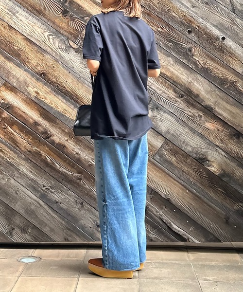 mi via loca(ミヴィアロカ)の「FRUIT OF THE LOOM ParisロゴTシャツ 【MVL027 ※2A】(Tシャツ/カットソー・レディース・ブラック/ナチュラル/オフホワイト・LARGE)」の4枚目の写真