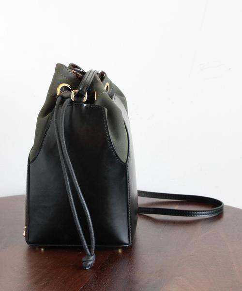 BEAUTY&YOUTH UNITED ARROWS(ビューティーアンドユースユナイテッドアローズ)の「【別注】BY∵ KIRALY コンビドローストリングショルダー◆(ショルダーバッグ・レディース・ブラック/ワイン・フリ-)」の11枚目の写真