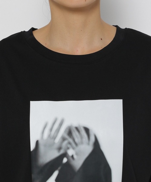 LEPSIM（レプシィム）の「【FOR I SERIES】プリントフォトT　131929（Tシャツ/カットソー・レディース・ブラック/オフホワイト・FREE）」の4枚目の写真