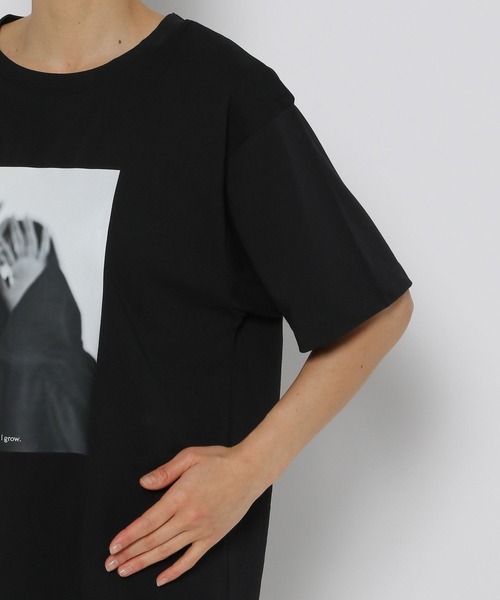 LEPSIM（レプシィム）の「【FOR I SERIES】プリントフォトT　131929（Tシャツ/カットソー・レディース・ブラック/オフホワイト・FREE）」の3枚目の写真