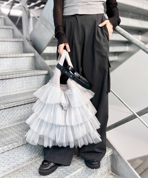 Scrap Book(スクラップブック)の「【Scrap Book】フリルバッグ(トートバッグ・レディース・ブラック/グレー・FREE)」の8枚目の写真