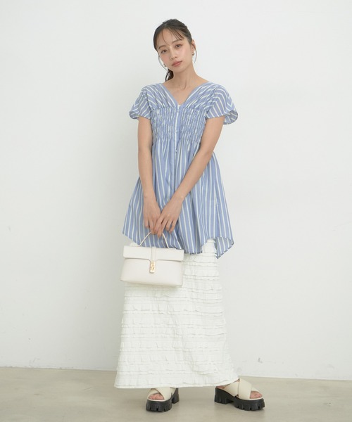 VIS(ビス)の「【洗える】ゆるVネックシャーリングシャツブラウス(シャツ/ブラウス・レディース・ホワイト/サックスブルー/ピンク系その他2・FREE)」の7枚目の写真