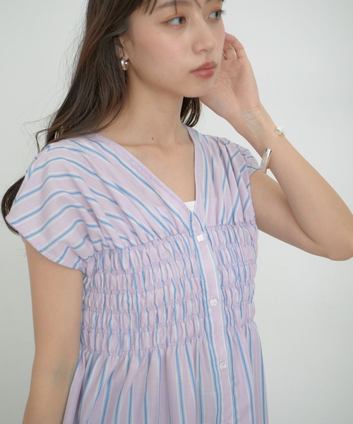 VIS(ビス)の「【洗える】ゆるVネックシャーリングシャツブラウス(シャツ/ブラウス・レディース・ホワイト/サックスブルー/ピンク系その他2・FREE)」の8枚目の写真