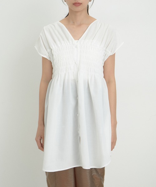 VIS(ビス)の「【洗える】ゆるVネックシャーリングシャツブラウス(シャツ/ブラウス・レディース・ホワイト/サックスブルー/ピンク系その他2・FREE)」の13枚目の写真