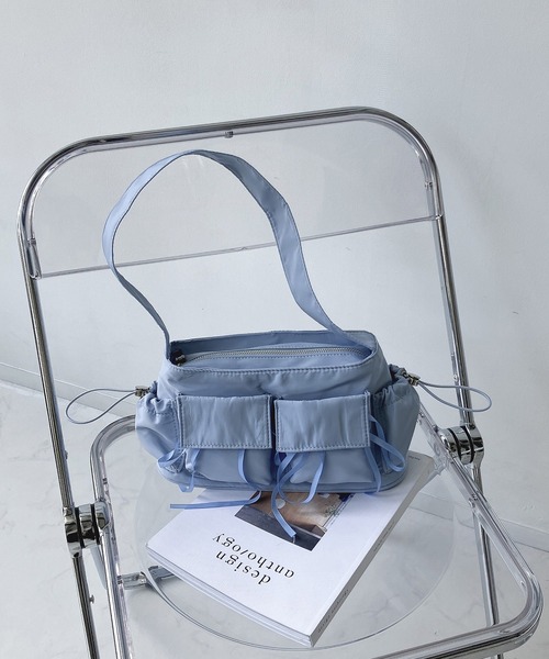 AS KNOW AS plus(アズノゥアズプラス)の「サイドリボンダブルポケットショルダーバッグ 【ZOZOTOWN限定アイテム】(ショルダーバッグ・レディース・ブラック/アイボリー/ブルー/シルバー・FREE)」の10枚目の写真