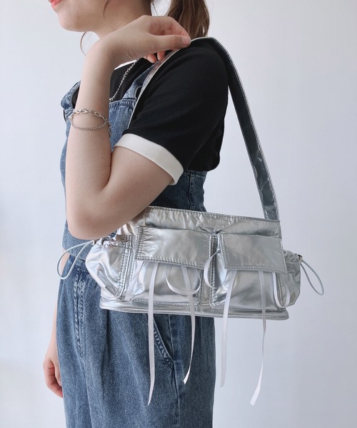 AS KNOW AS plus(アズノゥアズプラス)の「サイドリボンダブルポケットショルダーバッグ 【ZOZOTOWN限定アイテム】(ショルダーバッグ・レディース・ブラック/アイボリー/ブルー/シルバー・FREE)」の18枚目の写真