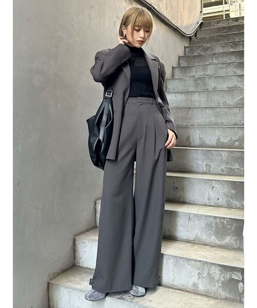 MURUA（ムルーア）の「【SET UP対応】ヘムアジャストタックパンツ（その他パンツ・レディース・ベージュ/ブラック/グレー・1/2）」の17枚目の写真