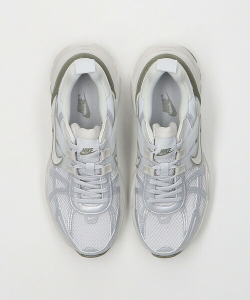 NIKE（ナイキ）の「＜NIKE＞ウィメンズ V2K RUN/スニーカー（スニーカー・レディース・シルバー/ベージュ/ブラック・23.5cm/24.5cm/23cm/24cm/25cm）」の7枚目の写真