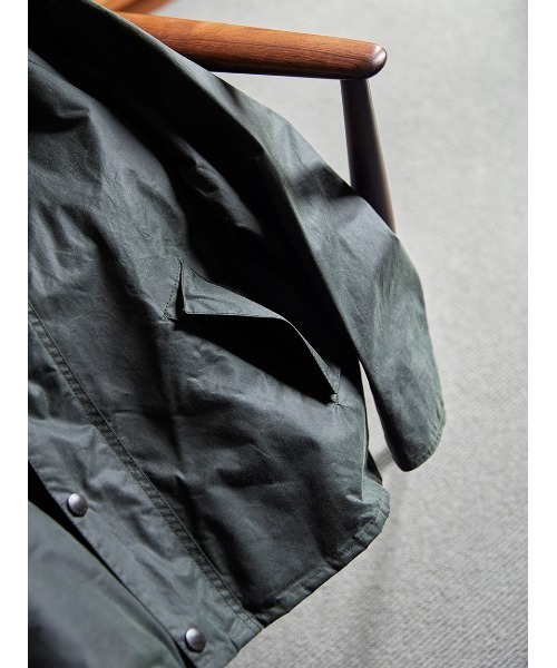 Barbour（バブアー）の「【TRANSPORT / トランスポート】ワックス ショート ジャケット（ブルゾン・メンズ・グレー/グリーン/ブラック・32/34/36/38/40/42/44）」の4枚目の写真