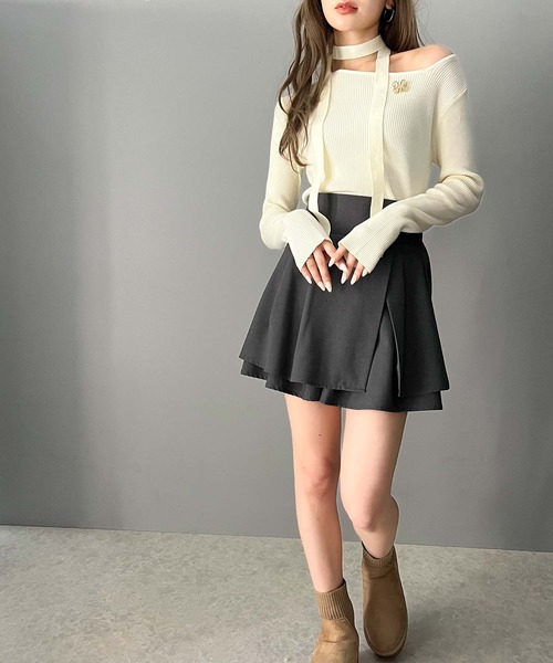 mily bilet（ミウィビレット）の「【mily bilet】女性らしさを格上げ。ブローチ付きアシメトリーネックオフショルマルチウェイチョーカー付きニットプルオーバー（ニット/セーター・レディース・バーガンディー/ブラック/アイボリー/グレー・LARGE/X-LARGE/MEDIUM/SMALL）」の12枚目の写真