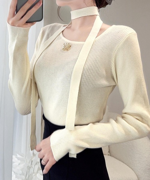 mily bilet（ミウィビレット）の「【mily bilet】女性らしさを格上げ。ブローチ付きアシメトリーネックオフショルマルチウェイチョーカー付きニットプルオーバー（ニット/セーター・レディース・バーガンディー/ブラック/アイボリー/グレー・LARGE/X-LARGE/MEDIUM/SMALL）」の21枚目の写真