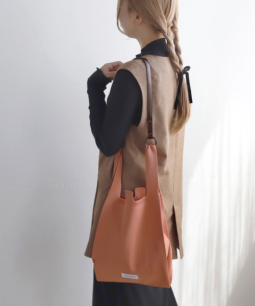 ANEMONE(アネモネ)の「【オンライン限定】レザー調ショルダーストラップ(チャーム・レディース・ネイビー/ワイン/ライトグレー・FREE)」の3枚目の写真