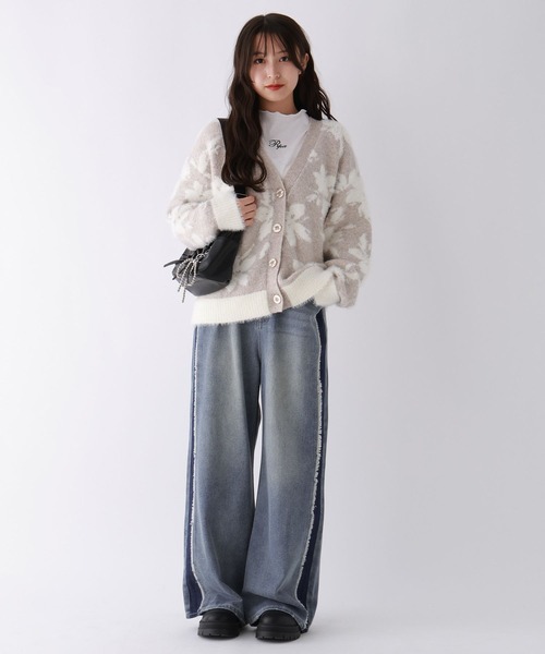 repipi armario（レピピ アルマリオ）の「【洗えるニット】FLOWERシャギーカーディガン（カーディガン/ボレロ・キッズ・ベージュ/グレー・LARGE/SMALL/MEDIUM）」の5枚目の写真