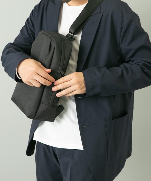 RODE SKO（ロデスコ）の「撥水タックスクエアボディバッグ（ショルダーバッグ・メンズ・ブラック/チャコールグレー・ONE）」の3枚目の写真