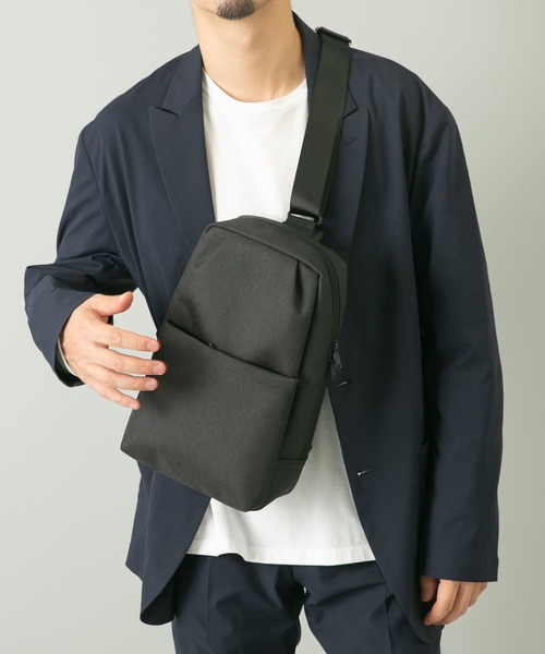 RODE SKO（ロデスコ）の「撥水タックスクエアボディバッグ（ショルダーバッグ・メンズ・ブラック/チャコールグレー・ONE）」の4枚目の写真