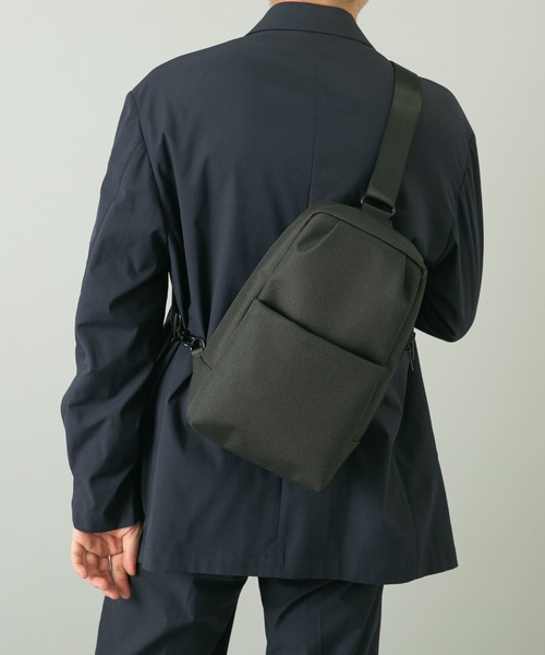 RODE SKO（ロデスコ）の「撥水タックスクエアボディバッグ（ショルダーバッグ・メンズ・ブラック/チャコールグレー・ONE）」の7枚目の写真