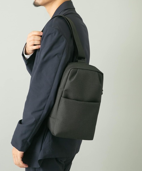 RODE SKO（ロデスコ）の「撥水タックスクエアボディバッグ（ショルダーバッグ・メンズ・ブラック/チャコールグレー・ONE）」の8枚目の写真