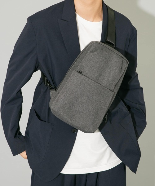 RODE SKO（ロデスコ）の「撥水タックスクエアボディバッグ（ショルダーバッグ・メンズ・ブラック/チャコールグレー・ONE）」の14枚目の写真