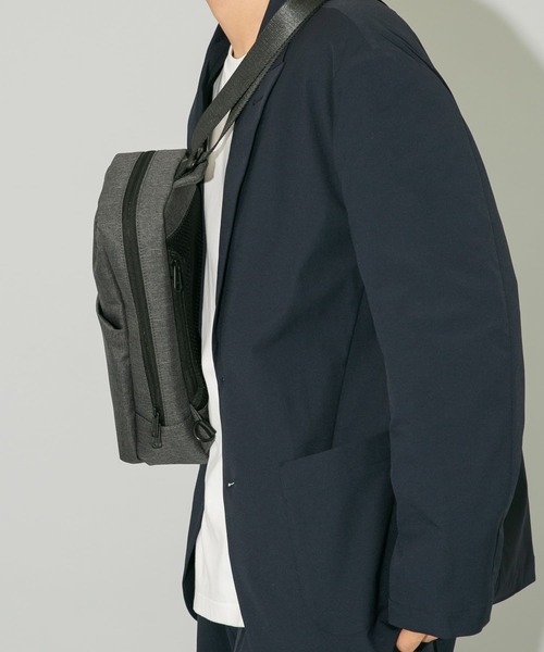 RODE SKO（ロデスコ）の「撥水タックスクエアボディバッグ（ショルダーバッグ・メンズ・ブラック/チャコールグレー・ONE）」の16枚目の写真