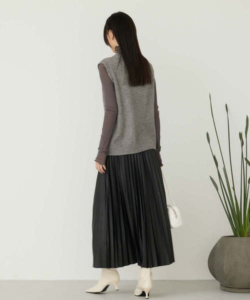 ARCHIVIO クルーネックニットベスト 新品タグ付き　38 完売品 ニットベスト ショート丈 ニット ベスト クルーネック 丸首