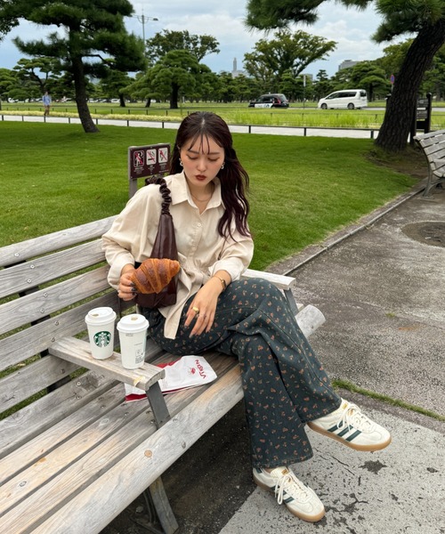 efill(エフィル)の「刺繍 ビッグ デニム パンツ(デニムパンツ・レディース・ブルー・M)」の12枚目の写真