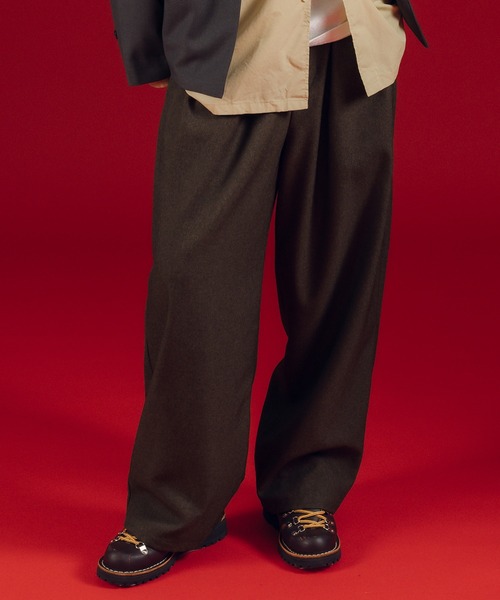 MUHET(ミュエータ)の「ワイドスラックスパンツ(スラックス・レディース・チャコールグレー/ブラウン・SMALL/MEDIUM/LARGE/X-LARGE)」の2枚目の写真