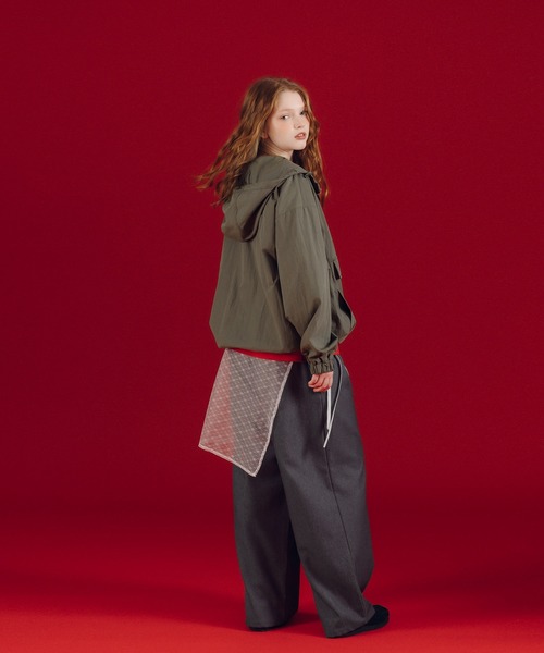 MUHET(ミュエータ)の「ワイドスラックスパンツ(スラックス・レディース・チャコールグレー/ブラウン・SMALL/MEDIUM/LARGE/X-LARGE)」の11枚目の写真