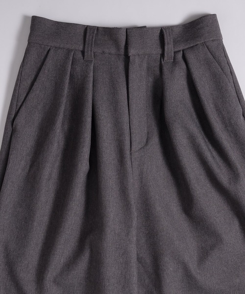 MUHET(ミュエータ)の「ワイドスラックスパンツ(スラックス・レディース・チャコールグレー/ブラウン・SMALL/MEDIUM/LARGE/X-LARGE)」の5枚目の写真