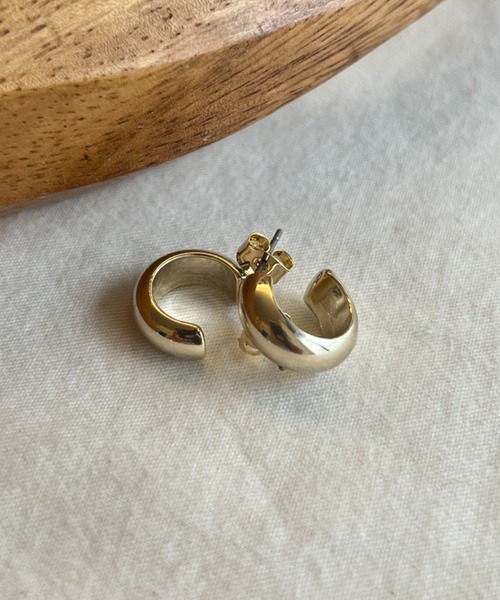 ciite'(シーテ)の「シンプル甲丸ミニ フープピアス (両耳用)(ピアス(両耳用)・レディース・シルバー/ゴールド・FREE)」の12枚目の写真