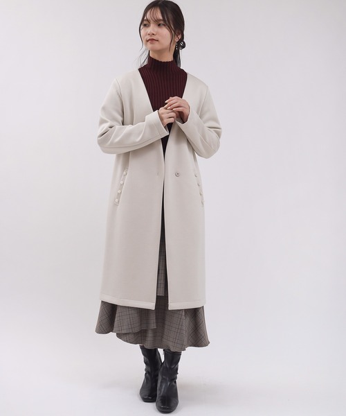 TRUDEA(トルディア)の「パール使いVカラーライトコート(ノーカラーコート・レディース・ネイビー/アイボリー・MEDIUM/LARGE)」の1枚目の写真