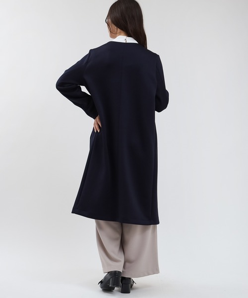 TRUDEA(トルディア)の「パール使いVカラーライトコート(ノーカラーコート・レディース・ネイビー/アイボリー・MEDIUM/LARGE)」の8枚目の写真